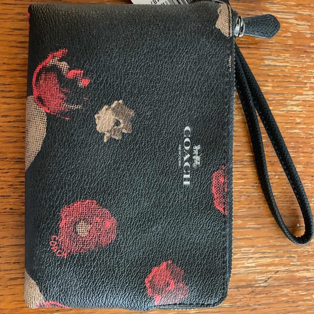 Brand new coach wrislet never used